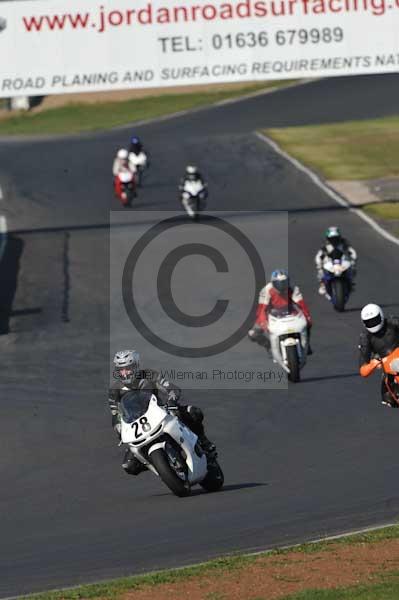 Mallory park Leicestershire;Mallory park photographs;Motorcycle action photographs;event digital images;eventdigitalimages;mallory park;no limits trackday;peter wileman photography;trackday;trackday digital images;trackday photos