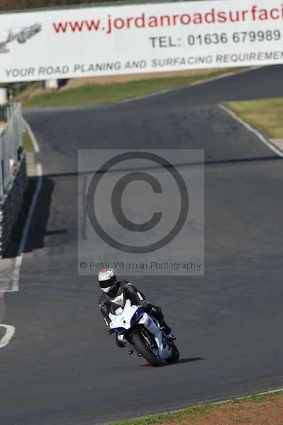 Mallory park Leicestershire;Mallory park photographs;Motorcycle action photographs;event digital images;eventdigitalimages;mallory park;no limits trackday;peter wileman photography;trackday;trackday digital images;trackday photos