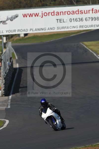 Mallory park Leicestershire;Mallory park photographs;Motorcycle action photographs;event digital images;eventdigitalimages;mallory park;no limits trackday;peter wileman photography;trackday;trackday digital images;trackday photos