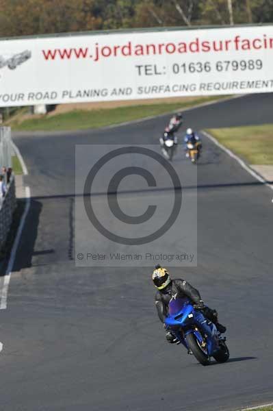 Mallory park Leicestershire;Mallory park photographs;Motorcycle action photographs;event digital images;eventdigitalimages;mallory park;no limits trackday;peter wileman photography;trackday;trackday digital images;trackday photos