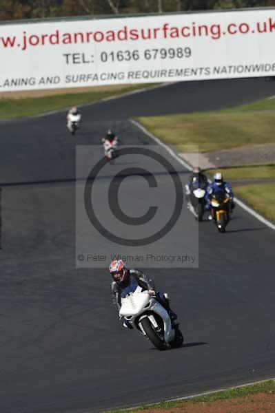 Mallory park Leicestershire;Mallory park photographs;Motorcycle action photographs;event digital images;eventdigitalimages;mallory park;no limits trackday;peter wileman photography;trackday;trackday digital images;trackday photos