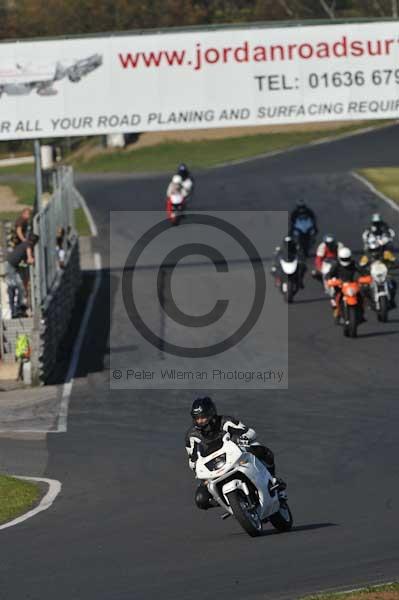 Mallory park Leicestershire;Mallory park photographs;Motorcycle action photographs;event digital images;eventdigitalimages;mallory park;no limits trackday;peter wileman photography;trackday;trackday digital images;trackday photos