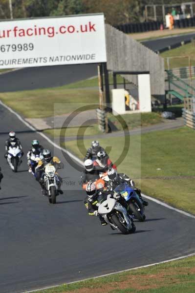 Mallory park Leicestershire;Mallory park photographs;Motorcycle action photographs;event digital images;eventdigitalimages;mallory park;no limits trackday;peter wileman photography;trackday;trackday digital images;trackday photos