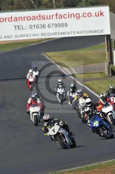 Mallory park Leicestershire;Mallory park photographs;Motorcycle action photographs;event digital images;eventdigitalimages;mallory park;no limits trackday;peter wileman photography;trackday;trackday digital images;trackday photos