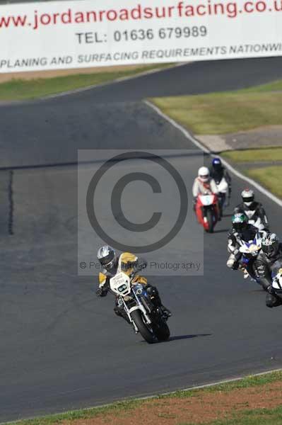 Mallory park Leicestershire;Mallory park photographs;Motorcycle action photographs;event digital images;eventdigitalimages;mallory park;no limits trackday;peter wileman photography;trackday;trackday digital images;trackday photos