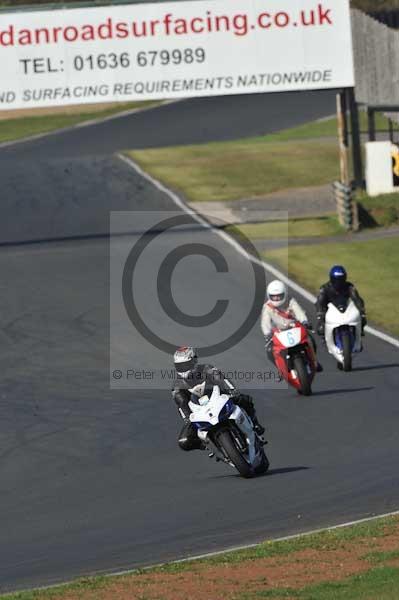 Mallory park Leicestershire;Mallory park photographs;Motorcycle action photographs;event digital images;eventdigitalimages;mallory park;no limits trackday;peter wileman photography;trackday;trackday digital images;trackday photos