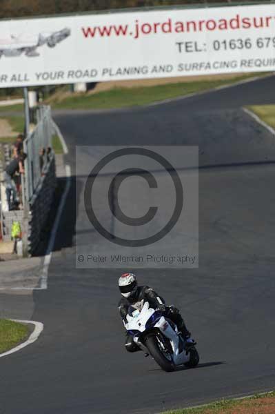 Mallory park Leicestershire;Mallory park photographs;Motorcycle action photographs;event digital images;eventdigitalimages;mallory park;no limits trackday;peter wileman photography;trackday;trackday digital images;trackday photos