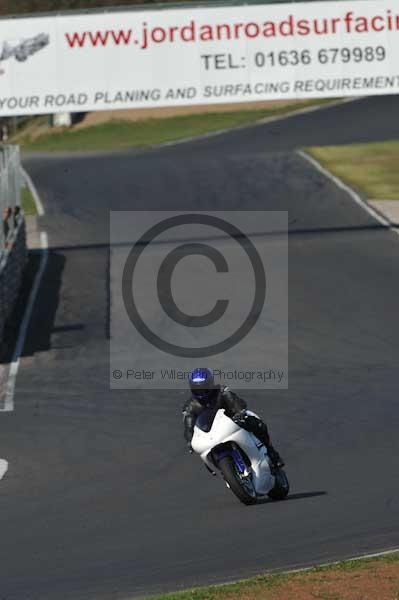 Mallory park Leicestershire;Mallory park photographs;Motorcycle action photographs;event digital images;eventdigitalimages;mallory park;no limits trackday;peter wileman photography;trackday;trackday digital images;trackday photos