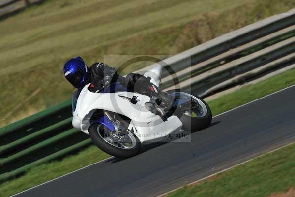 Mallory park Leicestershire;Mallory park photographs;Motorcycle action photographs;event digital images;eventdigitalimages;mallory park;no limits trackday;peter wileman photography;trackday;trackday digital images;trackday photos
