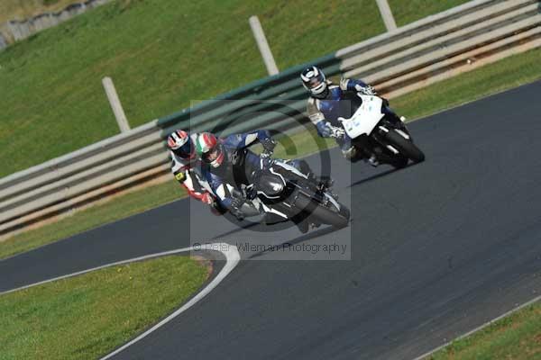Mallory park Leicestershire;Mallory park photographs;Motorcycle action photographs;event digital images;eventdigitalimages;mallory park;no limits trackday;peter wileman photography;trackday;trackday digital images;trackday photos