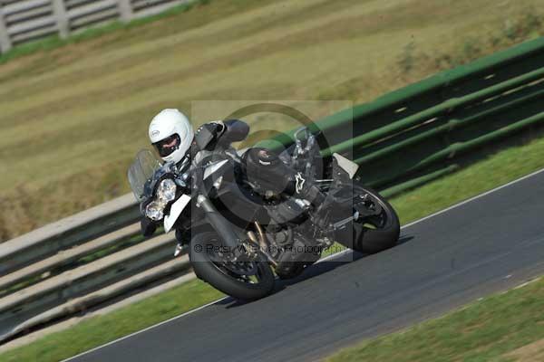Mallory park Leicestershire;Mallory park photographs;Motorcycle action photographs;event digital images;eventdigitalimages;mallory park;no limits trackday;peter wileman photography;trackday;trackday digital images;trackday photos