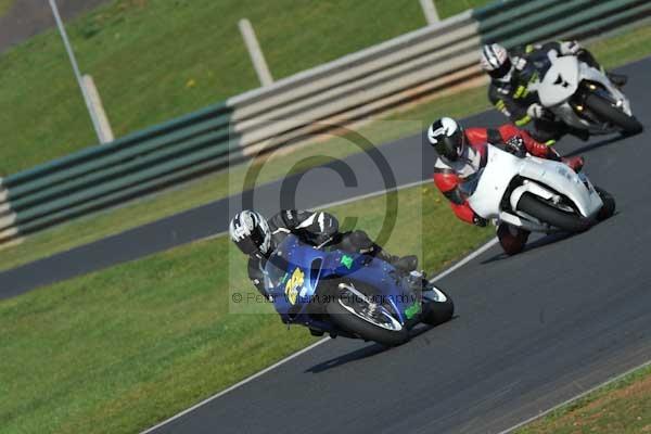 Mallory park Leicestershire;Mallory park photographs;Motorcycle action photographs;event digital images;eventdigitalimages;mallory park;no limits trackday;peter wileman photography;trackday;trackday digital images;trackday photos