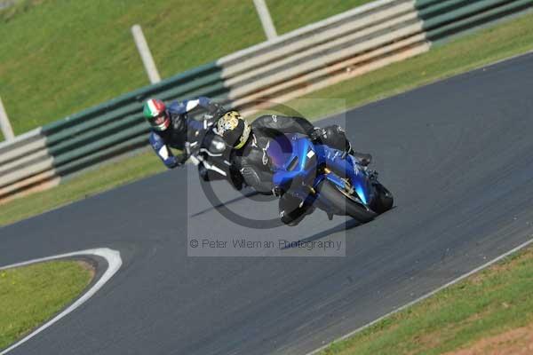 Mallory park Leicestershire;Mallory park photographs;Motorcycle action photographs;event digital images;eventdigitalimages;mallory park;no limits trackday;peter wileman photography;trackday;trackday digital images;trackday photos