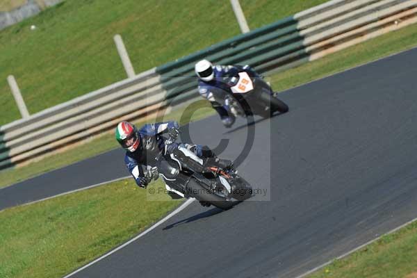 Mallory park Leicestershire;Mallory park photographs;Motorcycle action photographs;event digital images;eventdigitalimages;mallory park;no limits trackday;peter wileman photography;trackday;trackday digital images;trackday photos