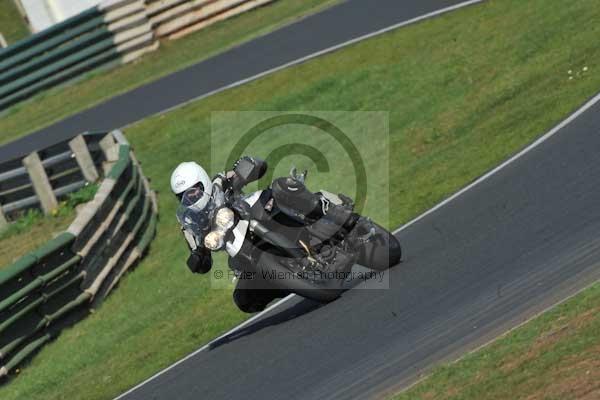 Mallory park Leicestershire;Mallory park photographs;Motorcycle action photographs;event digital images;eventdigitalimages;mallory park;no limits trackday;peter wileman photography;trackday;trackday digital images;trackday photos