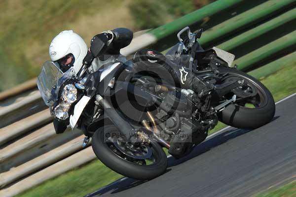 Mallory park Leicestershire;Mallory park photographs;Motorcycle action photographs;event digital images;eventdigitalimages;mallory park;no limits trackday;peter wileman photography;trackday;trackday digital images;trackday photos