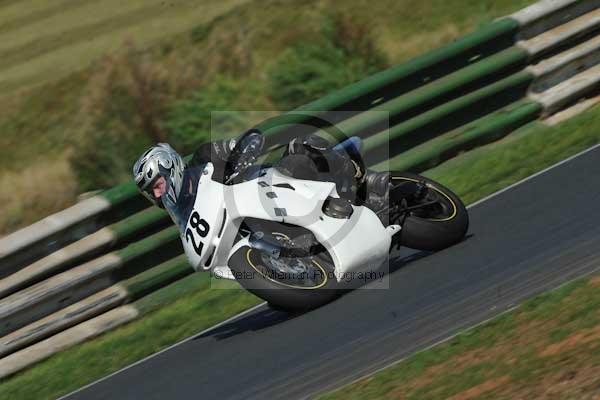 Mallory park Leicestershire;Mallory park photographs;Motorcycle action photographs;event digital images;eventdigitalimages;mallory park;no limits trackday;peter wileman photography;trackday;trackday digital images;trackday photos