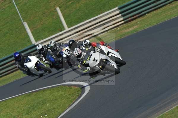 Mallory park Leicestershire;Mallory park photographs;Motorcycle action photographs;event digital images;eventdigitalimages;mallory park;no limits trackday;peter wileman photography;trackday;trackday digital images;trackday photos