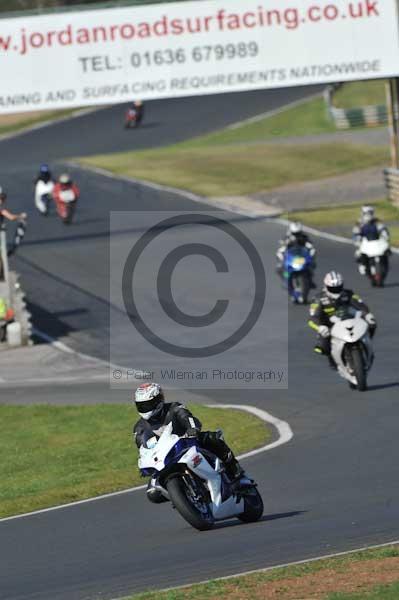 Mallory park Leicestershire;Mallory park photographs;Motorcycle action photographs;event digital images;eventdigitalimages;mallory park;no limits trackday;peter wileman photography;trackday;trackday digital images;trackday photos