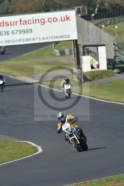Mallory park Leicestershire;Mallory park photographs;Motorcycle action photographs;event digital images;eventdigitalimages;mallory park;no limits trackday;peter wileman photography;trackday;trackday digital images;trackday photos