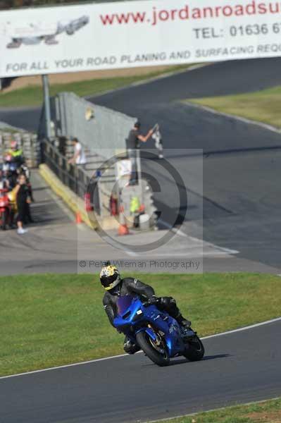 Mallory park Leicestershire;Mallory park photographs;Motorcycle action photographs;event digital images;eventdigitalimages;mallory park;no limits trackday;peter wileman photography;trackday;trackday digital images;trackday photos