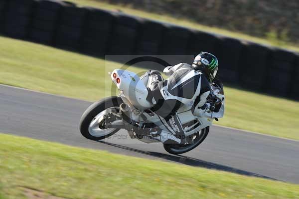 Mallory park Leicestershire;Mallory park photographs;Motorcycle action photographs;event digital images;eventdigitalimages;mallory park;no limits trackday;peter wileman photography;trackday;trackday digital images;trackday photos