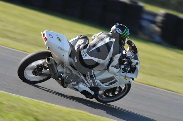 Mallory park Leicestershire;Mallory park photographs;Motorcycle action photographs;event digital images;eventdigitalimages;mallory park;no limits trackday;peter wileman photography;trackday;trackday digital images;trackday photos