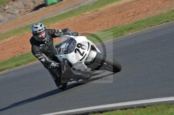 Mallory park Leicestershire;Mallory park photographs;Motorcycle action photographs;event digital images;eventdigitalimages;mallory park;no limits trackday;peter wileman photography;trackday;trackday digital images;trackday photos