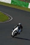 Mallory-park-Leicestershire;Mallory-park-photographs;Motorcycle-action-photographs;event-digital-images;eventdigitalimages;mallory-park;no-limits-trackday;peter-wileman-photography;trackday;trackday-digital-images;trackday-photos
