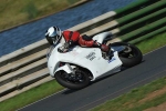 Mallory-park-Leicestershire;Mallory-park-photographs;Motorcycle-action-photographs;event-digital-images;eventdigitalimages;mallory-park;no-limits-trackday;peter-wileman-photography;trackday;trackday-digital-images;trackday-photos