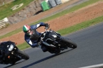 Mallory-park-Leicestershire;Mallory-park-photographs;Motorcycle-action-photographs;event-digital-images;eventdigitalimages;mallory-park;no-limits-trackday;peter-wileman-photography;trackday;trackday-digital-images;trackday-photos