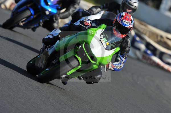 Mallory park Leicestershire;Mallory park photographs;Motorcycle action photographs;event digital images;eventdigitalimages;mallory park;no limits trackday;peter wileman photography;trackday;trackday digital images;trackday photos