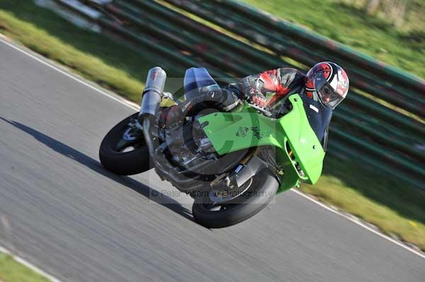 Mallory park Leicestershire;Mallory park photographs;Motorcycle action photographs;event digital images;eventdigitalimages;mallory park;no limits trackday;peter wileman photography;trackday;trackday digital images;trackday photos