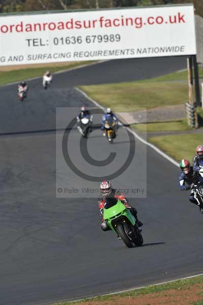 Mallory park Leicestershire;Mallory park photographs;Motorcycle action photographs;event digital images;eventdigitalimages;mallory park;no limits trackday;peter wileman photography;trackday;trackday digital images;trackday photos
