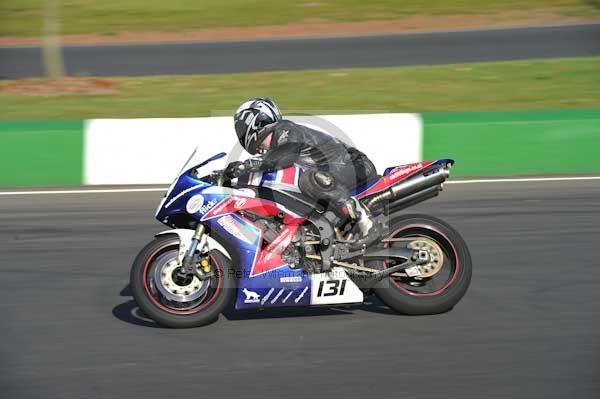Mallory park Leicestershire;Mallory park photographs;Motorcycle action photographs;event digital images;eventdigitalimages;mallory park;no limits trackday;peter wileman photography;trackday;trackday digital images;trackday photos