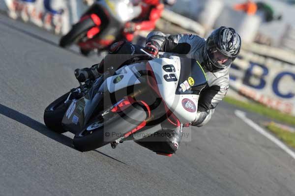 Mallory park Leicestershire;Mallory park photographs;Motorcycle action photographs;event digital images;eventdigitalimages;mallory park;no limits trackday;peter wileman photography;trackday;trackday digital images;trackday photos