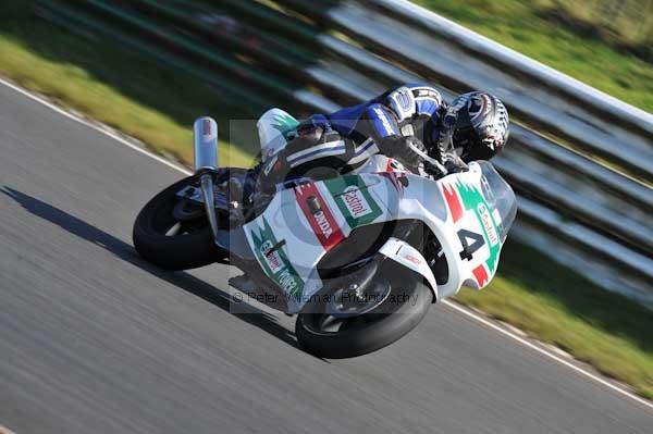 Mallory park Leicestershire;Mallory park photographs;Motorcycle action photographs;event digital images;eventdigitalimages;mallory park;no limits trackday;peter wileman photography;trackday;trackday digital images;trackday photos