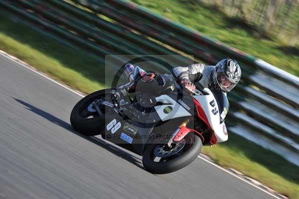 Mallory park Leicestershire;Mallory park photographs;Motorcycle action photographs;event digital images;eventdigitalimages;mallory park;no limits trackday;peter wileman photography;trackday;trackday digital images;trackday photos
