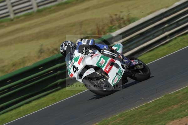 Mallory park Leicestershire;Mallory park photographs;Motorcycle action photographs;event digital images;eventdigitalimages;mallory park;no limits trackday;peter wileman photography;trackday;trackday digital images;trackday photos