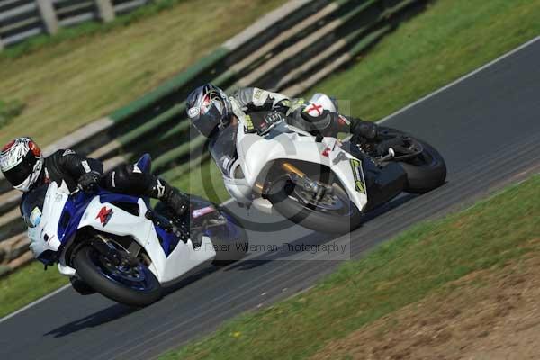 Mallory park Leicestershire;Mallory park photographs;Motorcycle action photographs;event digital images;eventdigitalimages;mallory park;no limits trackday;peter wileman photography;trackday;trackday digital images;trackday photos