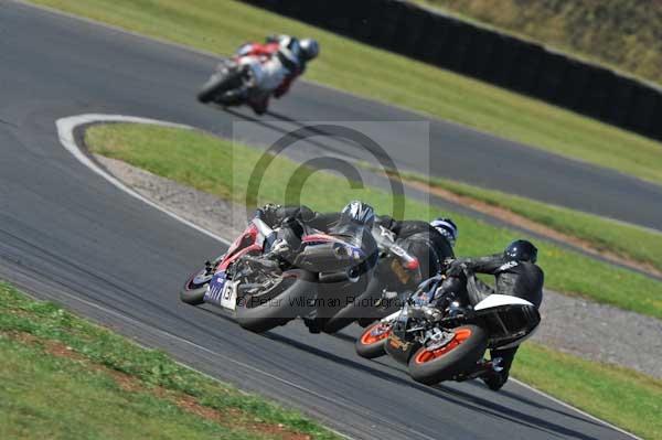 Mallory park Leicestershire;Mallory park photographs;Motorcycle action photographs;event digital images;eventdigitalimages;mallory park;no limits trackday;peter wileman photography;trackday;trackday digital images;trackday photos