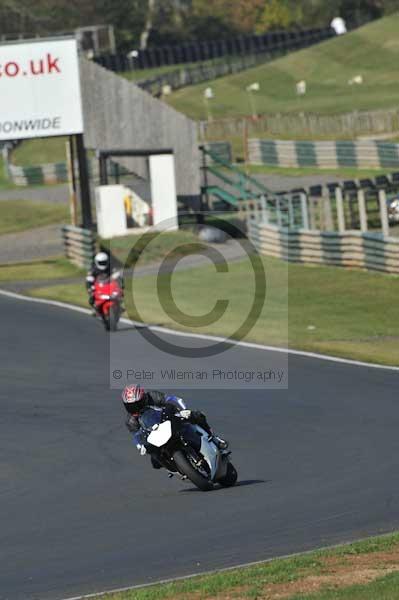 Mallory park Leicestershire;Mallory park photographs;Motorcycle action photographs;event digital images;eventdigitalimages;mallory park;no limits trackday;peter wileman photography;trackday;trackday digital images;trackday photos