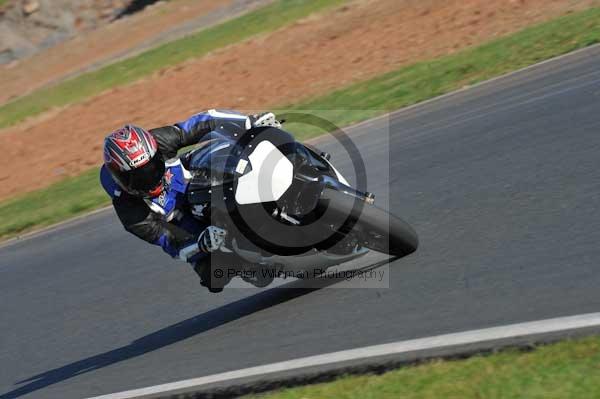 Mallory park Leicestershire;Mallory park photographs;Motorcycle action photographs;event digital images;eventdigitalimages;mallory park;no limits trackday;peter wileman photography;trackday;trackday digital images;trackday photos