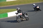 Mallory-park-Leicestershire;Mallory-park-photographs;Motorcycle-action-photographs;event-digital-images;eventdigitalimages;mallory-park;no-limits-trackday;peter-wileman-photography;trackday;trackday-digital-images;trackday-photos
