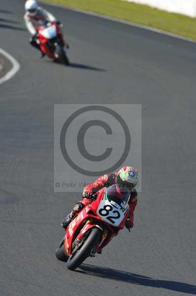 Mallory park Leicestershire;Mallory park photographs;Motorcycle action photographs;event digital images;eventdigitalimages;mallory park;no limits trackday;peter wileman photography;trackday;trackday digital images;trackday photos