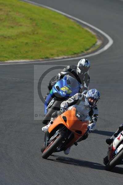 Mallory park Leicestershire;Mallory park photographs;Motorcycle action photographs;event digital images;eventdigitalimages;mallory park;no limits trackday;peter wileman photography;trackday;trackday digital images;trackday photos