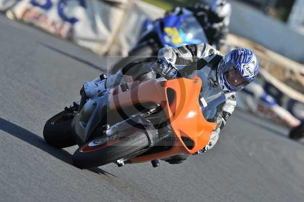 Mallory park Leicestershire;Mallory park photographs;Motorcycle action photographs;event digital images;eventdigitalimages;mallory park;no limits trackday;peter wileman photography;trackday;trackday digital images;trackday photos