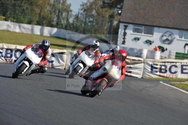 Mallory park Leicestershire;Mallory park photographs;Motorcycle action photographs;event digital images;eventdigitalimages;mallory park;no limits trackday;peter wileman photography;trackday;trackday digital images;trackday photos