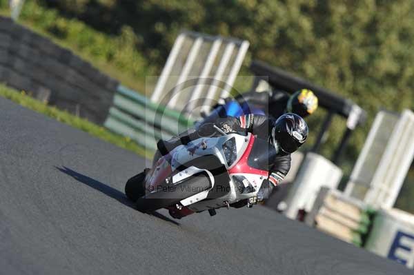 Mallory park Leicestershire;Mallory park photographs;Motorcycle action photographs;event digital images;eventdigitalimages;mallory park;no limits trackday;peter wileman photography;trackday;trackday digital images;trackday photos