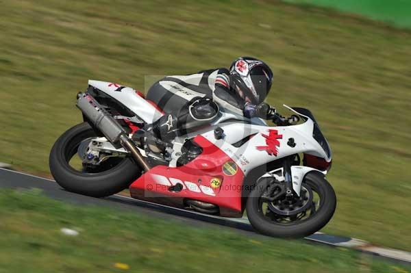 Mallory park Leicestershire;Mallory park photographs;Motorcycle action photographs;event digital images;eventdigitalimages;mallory park;no limits trackday;peter wileman photography;trackday;trackday digital images;trackday photos